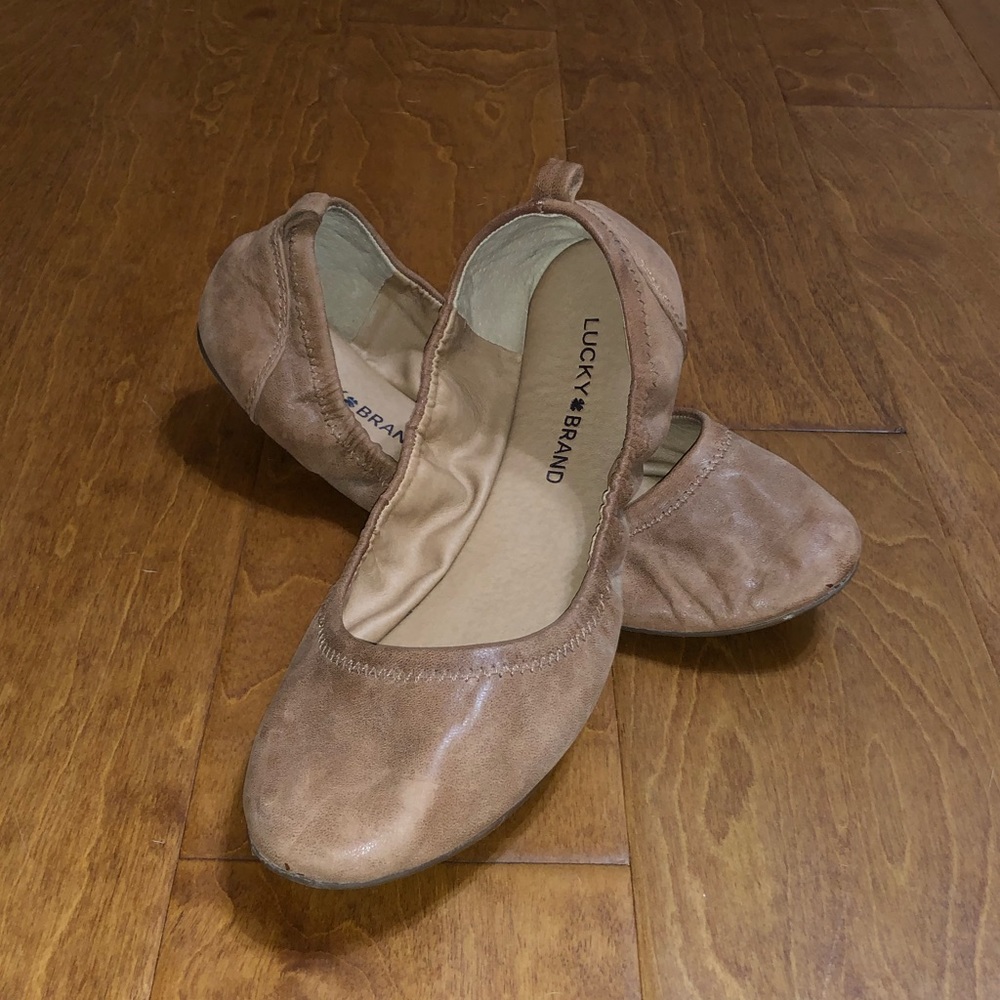 LUCKY FLATS